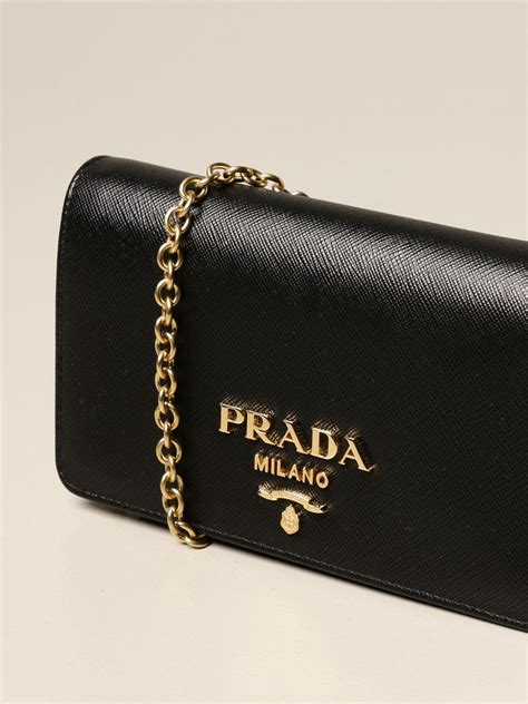 prada piccola nera|Borsa a spalla Small in pelle in Nero .